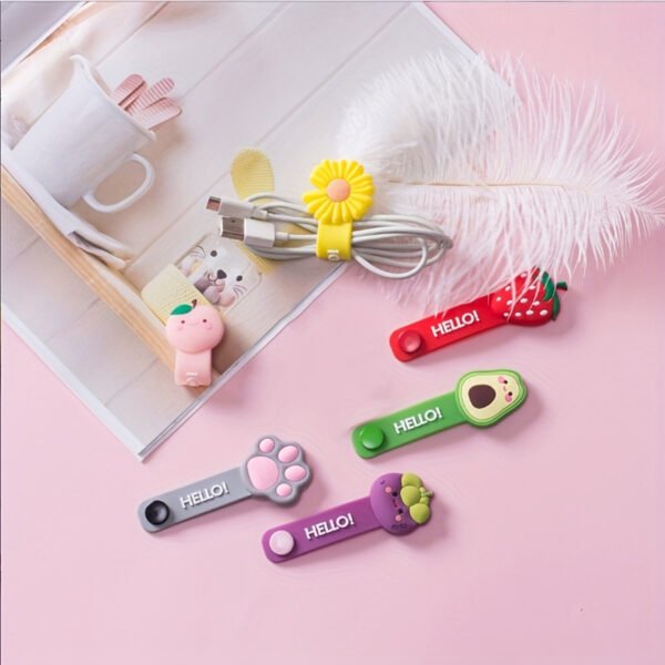1722909800149-8d9c212c0131451ca06d70391cb265eb-goods.jpeg 2PCS Reusable Silicone Cable Ties Cute Animal & Fruit Cord Organizers